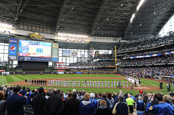 MLB: APR 04 Giants at Brewers