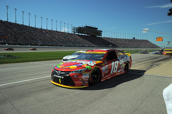 AUTO: SEP 18 NASCAR Sprint Cup Series - Teenage Mutant Ninja Turtles 400
