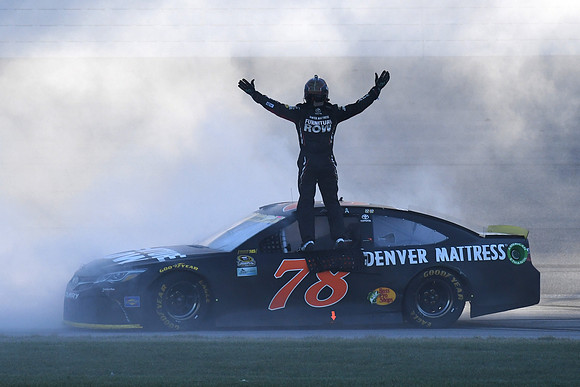 AUTO: SEP 18 NASCAR Sprint Cup Series - Teenage Mutant Ninja Turtles 400